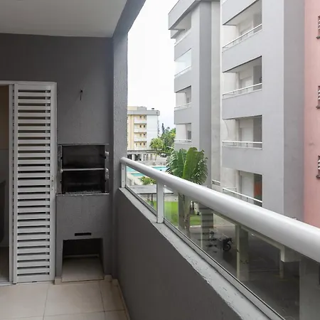 Apartamento Ubatuba, AR, Varanda Gourmet, Piscinas e 300mt Praia-2